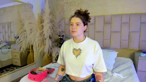 Snapshot of aphroditesweet chatting on December 20, 2025, 9:55 pm aphrodite online show from December 20, 2025, 9:55 pm