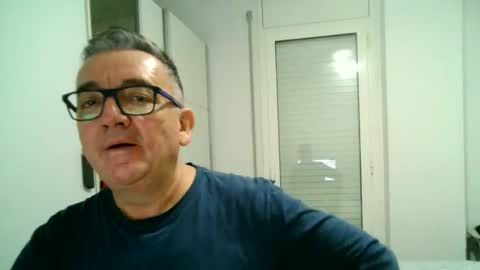 Snapshot of apixaba chatting on October 15, 2025, 8:20 pm furry bear online show from October 15, 2025, 8:20 pm