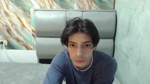 Snapshot of apolo01_ chatting on October 12, 2025, 9:03 pm Apolo online show from October 12, 2025, 9:03 pm