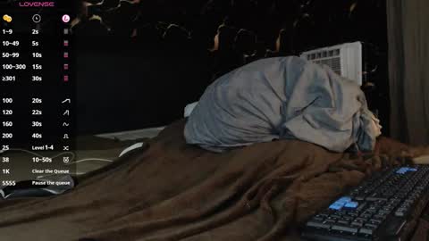 Snapshot of apolo01_ chatting on December 15, 2025, 11:09 pm Apolo online show from December 15, 2025, 11:09 pm