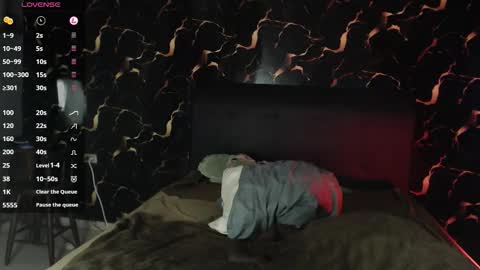 Snapshot of apolo01_ chatting on December 23, 2025, 1:14 am Apolo online show from December 23, 2025, 1:14 am