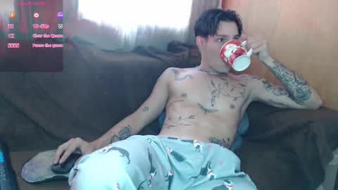 Snapshot of apolo01_ chatting on February 1, 2026, 7:23 pm Apolo online show from February 1, 2026, 7:23 pm