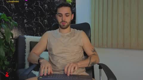 Snapshot of apolo_lux1 chatting on January 17, 2026, 2:38 am Apolo Lux online show from January 17, 2026, 2:38 am