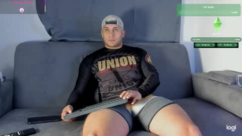 apolo_strange online show from December 4, 2025, 9:34 pm