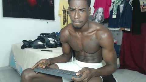 Snapshot of apoloblackbig chatting on November 1, 2025, 10:06 am apoloblackbig online show from November 1, 2025, 10:06 am