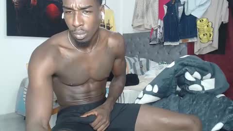 Snapshot of apoloblackbig chatting on November 2, 2025, 12:35 am apoloblackbig online show from November 2, 2025, 12:35 am