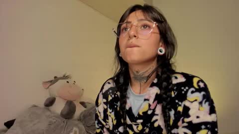 Snapshot of apolorising_ chatting on September 10, 2025, 2:22 am Lola Apolo online show from September 10, 2025, 2:22 am