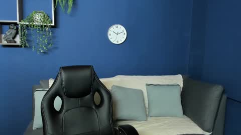 Apolo online show from March 7, 2025, 7:16 pm