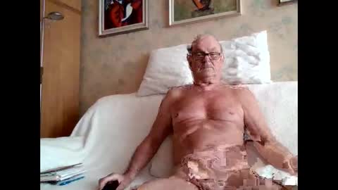 Snapshot of apony58 chatting on September 21, 2025, 1:24 pm Adam online show from September 21, 2025, 1:24 pm