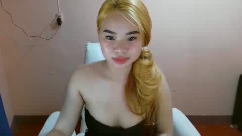 apple_pie23456 online show from March 7, 2025, 8:11 pm