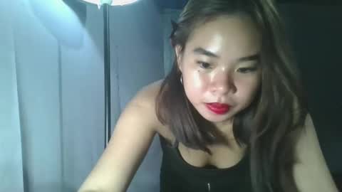 apple_pie23456 online show from November 11, 2025, 3:12 pm