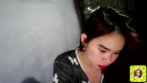 apple_pie23456 online show from December 2, 2025, 7:09 pm