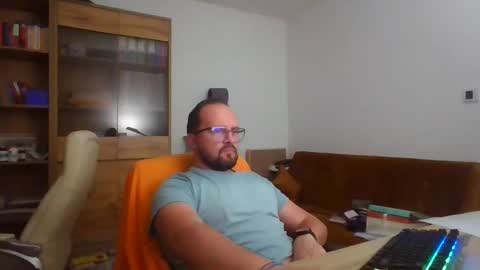 Snapshot of appleseby2 chatting on December 4, 2024, 4:10 am Seb online show from December 4, 2024, 4:10 am