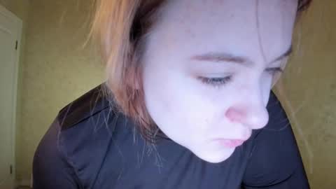 Snapshot of appleyummybuns chatting on March 2, 2026, 4:25 am appleyummybuns online show from March 2, 2026, 4:25 am