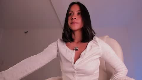 Anny online show from August 2, 2026, 9:35 pm