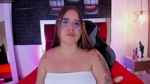 Snapshot of april1_sc chatting on January 21, 2025, 1:43 pm April SC online show from January 21, 2025, 1:43 pm