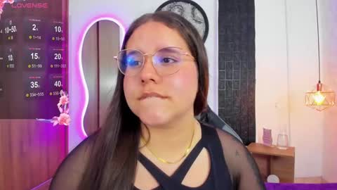 Snapshot of april1_sc chatting on November 19, 2025, 8:31 pm April SC online show from November 19, 2025, 8:31 pm