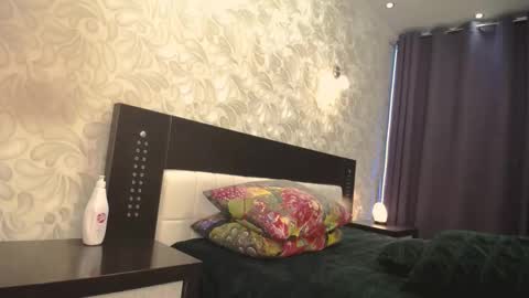 Snapshot of april_bronte chatting on November 25, 2025, 8:20 pm April Bronte online show from November 25, 2025, 8:20 pm