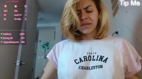 April Dumont online show from July 4, 2026, 12:33 pm