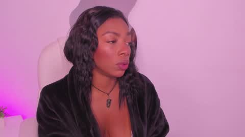 Snapshot of april_ebony18_ chatting on January 10, 2025, 10:39 am April online show from January 10, 2025, 10:39 am