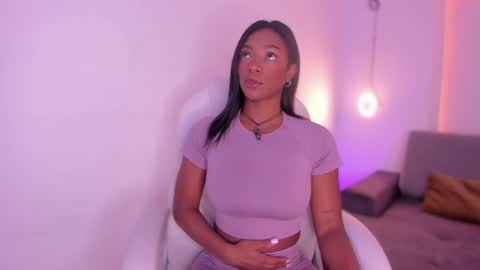 Snapshot of april_ebony18_ chatting on January 13, 2025, 10:36 am April online show from January 13, 2025, 10:36 am