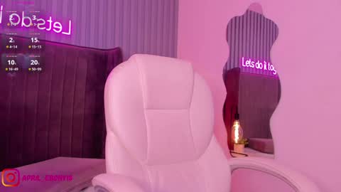Snapshot of april_ebony18_ chatting on January 21, 2025, 1:43 pm April online show from January 21, 2025, 1:43 pm