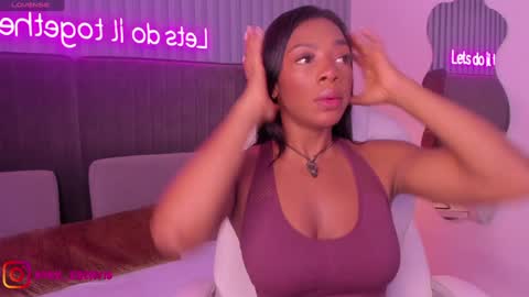 Snapshot of april_ebony18_ chatting on February 4, 2025, 10:32 am April online show from February 4, 2025, 10:32 am