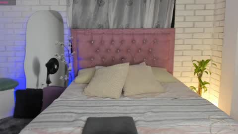 Snapshot of april_scarlett chatting on January 12, 2025, 2:35 am Scarlett Independent Model online show from January 12, 2025, 2:35 am