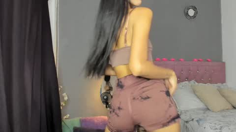 Snapshot of april_scarlett chatting on February 2, 2025, 8:51 pm Scarlett Independent Model online show from February 2, 2025, 8:51 pm