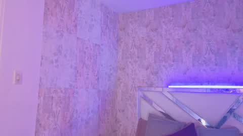 Isabella online show from May 12, 2026, 9:34 pm