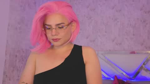 Isabella online show from May 16, 2026, 9:13 pm