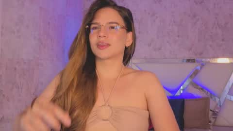 Isabella online show from May 19, 2026, 9:32 pm