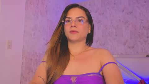 Isabella online show from May 21, 2026, 10:06 pm