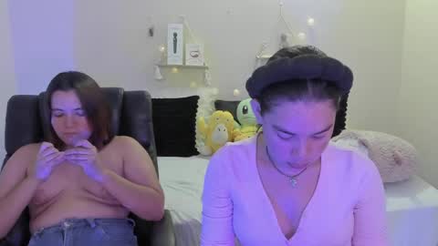 Snapshot of aprildubois_ chatting on May 27, 2026, 7:55 pm April online show from May 27, 2026, 7:55 pm