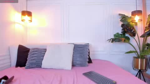 aprilgrey111 online show from May 10, 2026, 1:38 pm