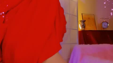 Snapshot of aprill_o_nill chatting on December 8, 2024, 5:22 pm aprill_o_nill online show from December 8, 2024, 5:22 pm