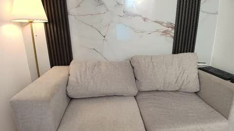 Snapshot of aprillross chatting on December 15, 2025, 12:31 pm aprillross online show from December 15, 2025, 12:31 pm