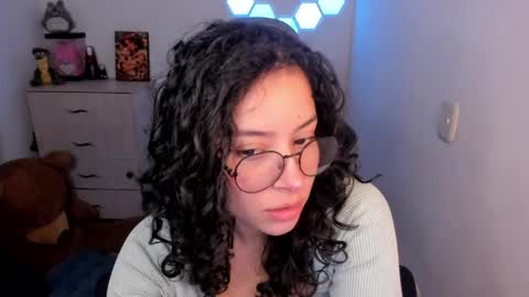 Snapshot of aqua_emilly chatting on May 6, 2026, 11:32 pm aqua emilly online show from May 6, 2026, 11:32 pm