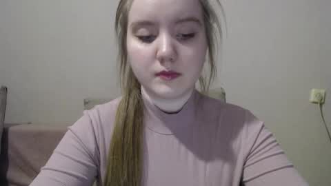 Josefin online show from January 8, 2025, 9:53 am