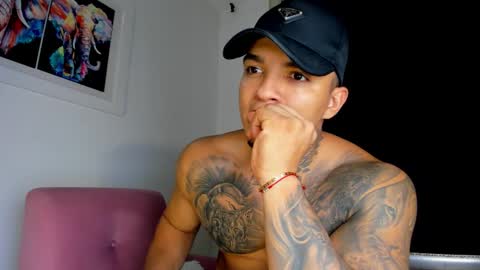 AquilesElpapi online show from October 6, 2025, 1:47 am