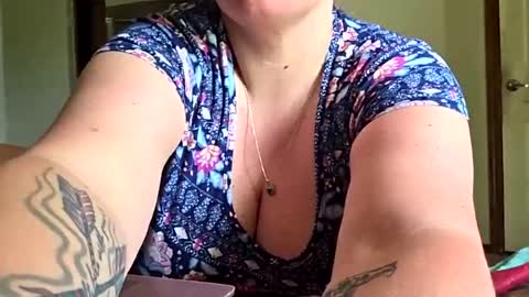 Snapshot of ar13s_r33 chatting on July 3, 2026, 8:59 pm Ar13s R33 online show from July 3, 2026, 8:59 pm
