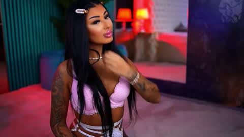 arabellaposh online show from November 8, 2025, 6:24 am