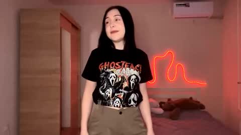 Emi online show from March 22, 2026, 3:37 pm