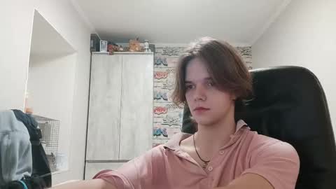 Snapshot of arcanetracer chatting on December 18, 2025, 8:26 pm Daniel online show from December 18, 2025, 8:26 pm