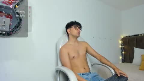 Snapshot of archie_77 chatting on December 15, 2025, 7:29 pm Archie online show from December 15, 2025, 7:29 pm