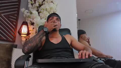 Snapshot of ares_stone chatting on November 30, 2025, 2:43 pm Ares Stone online show from November 30, 2025, 2:43 pm