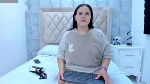 Snapshot of aresandgabby chatting on September 13, 2025, 12:38 pm Ares And Gabby online show from September 13, 2025, 12:38 pm