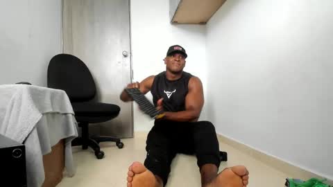 Snapshot of arex_black chatting on April 20, 2026, 9:16 pm Alex online show from April 20, 2026, 9:16 pm