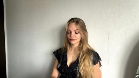 Snapshot of argeliaboivin chatting on November 5, 2025, 6:13 am Amelia online show from November 5, 2025, 6:13 am