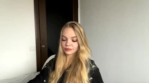 Snapshot of argeliaboivin chatting on November 6, 2025, 6:03 am Amelia online show from November 6, 2025, 6:03 am